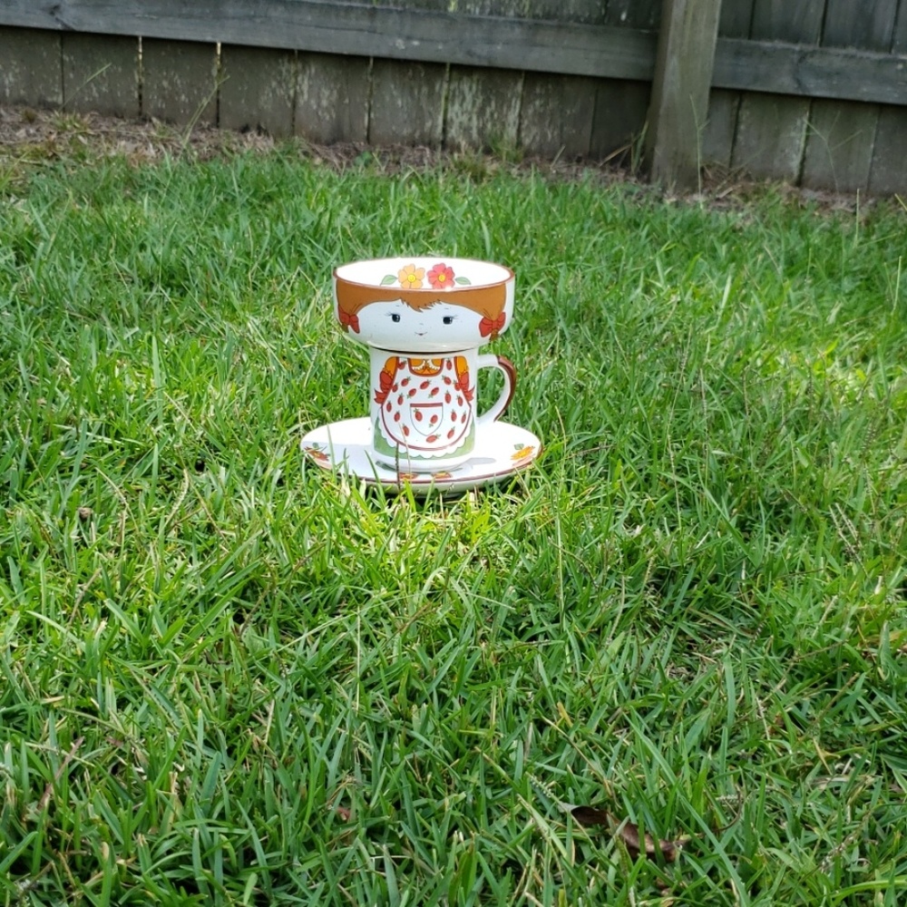Vintage Childrens 3 piece dish set.